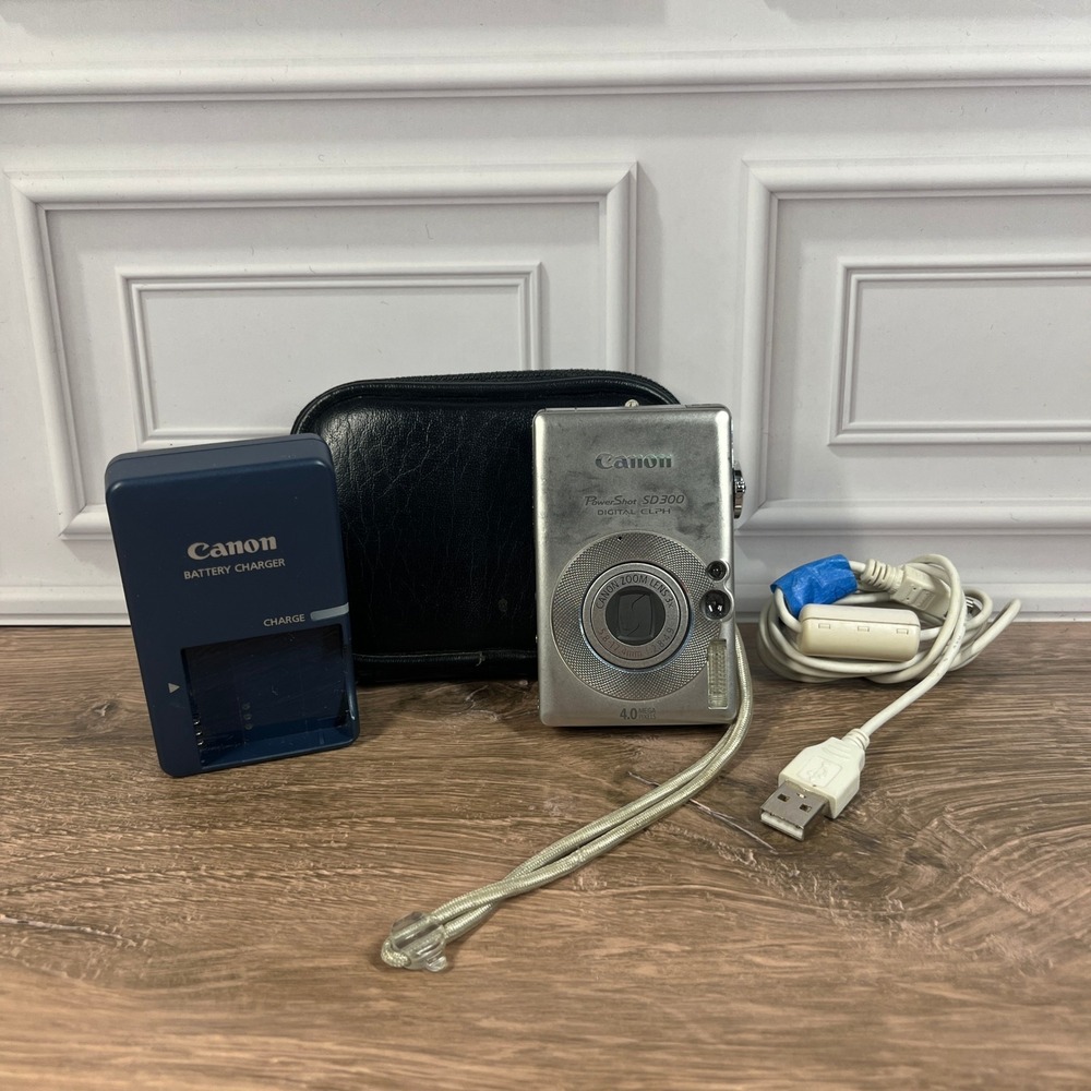 Canon PowerShot SD300 Digital ELPH Camera OS Silver 4.0MP Bundle Tested Works